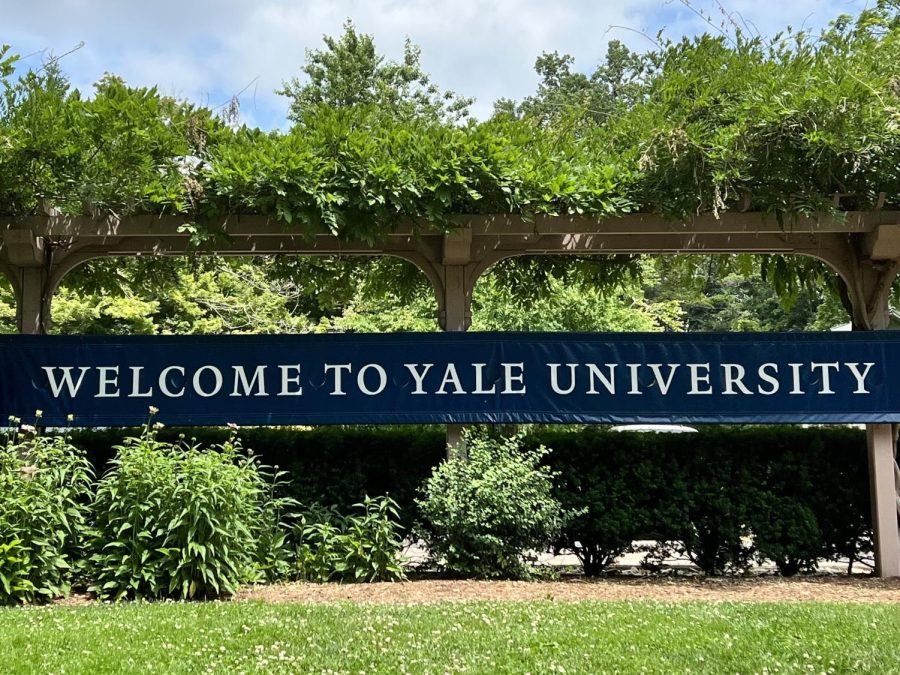 The Welcome to Yale University sign, located on the college campus.