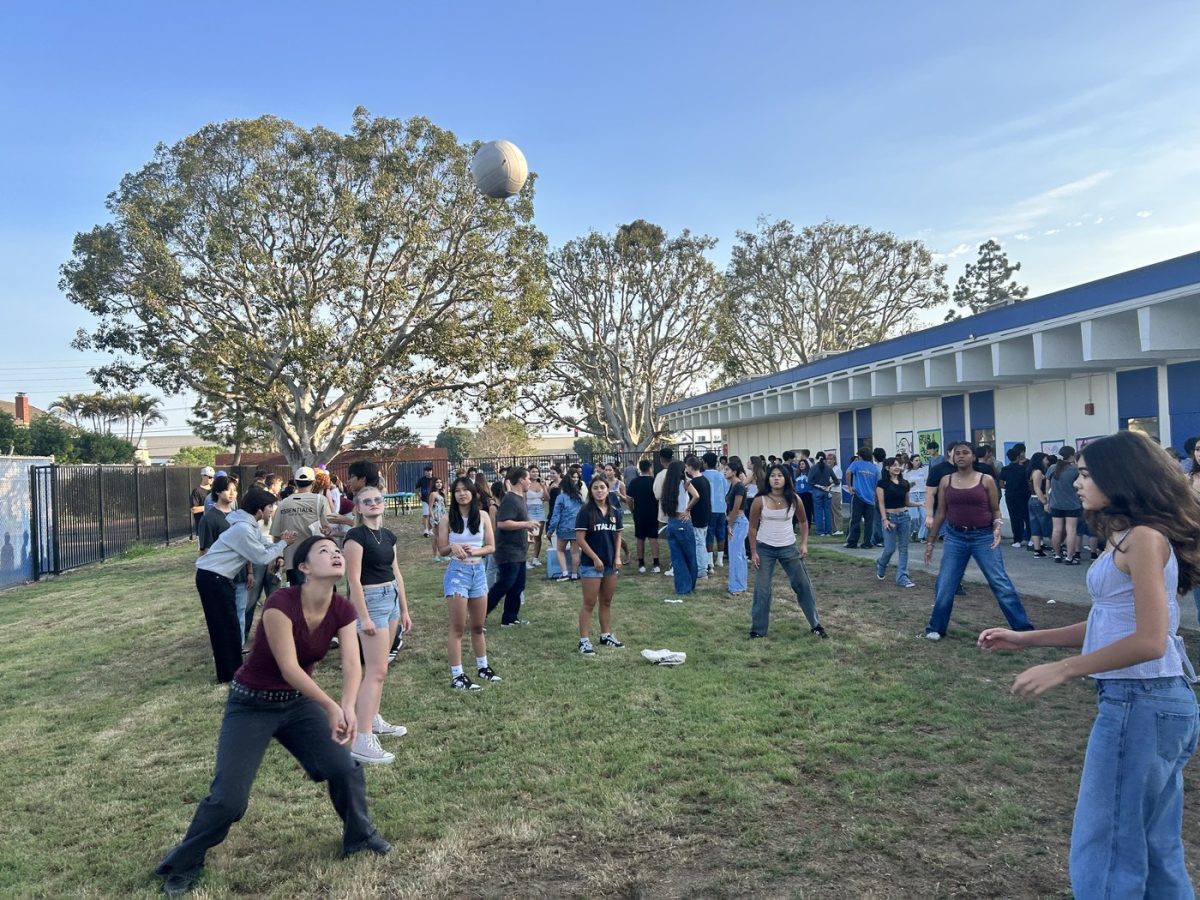 The "A Sweet Start" freshman mixer took place on Friday, August 22. Freshman played fun games and ate sweet treats. (photo courtesy of the LAHS weekly newsletter)