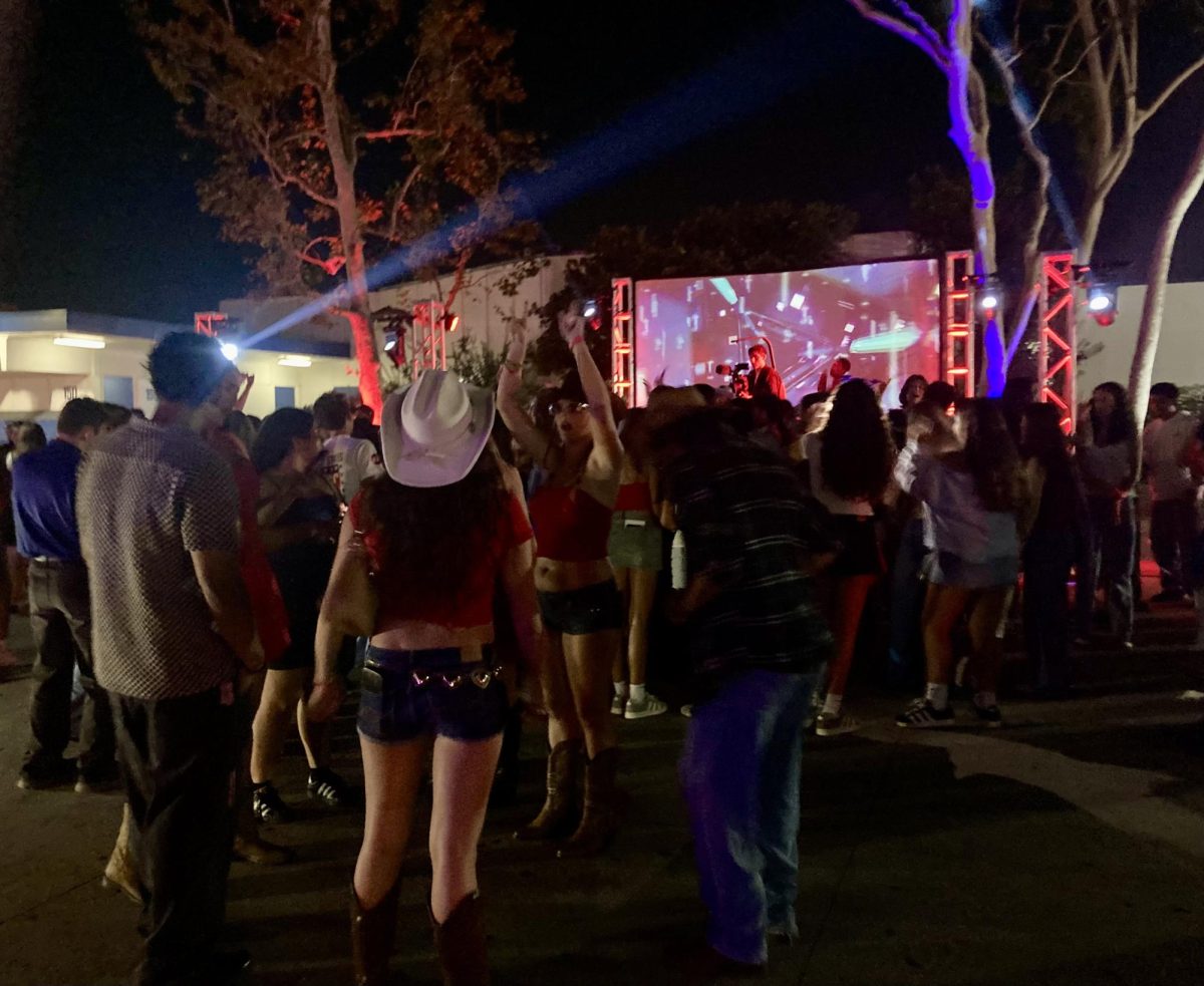 LAHS students dressed up casually to "party in the USA" for this year's homecoming dance.