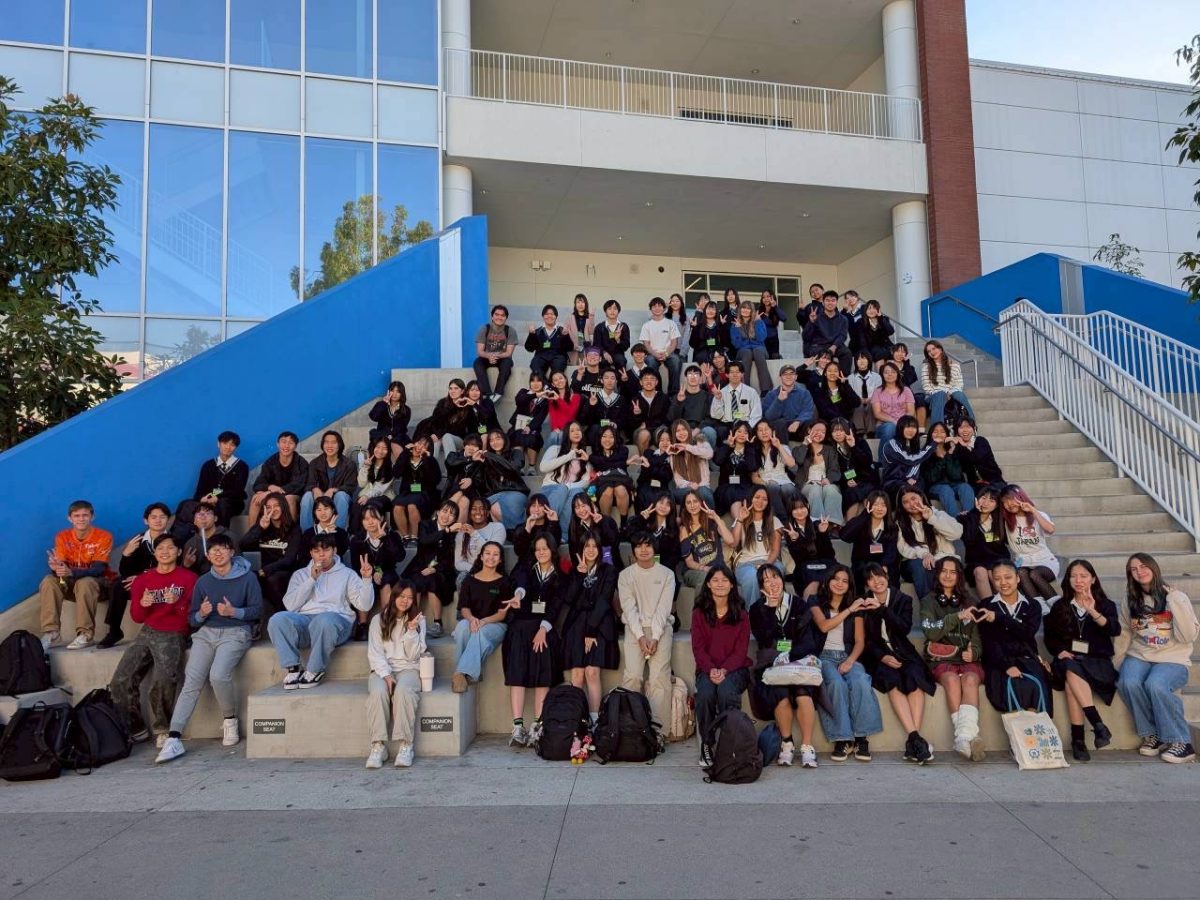 Johoku students and Los Alamitos buddies in a group photo. (Photo courtesy of Takeuchi Sensei).