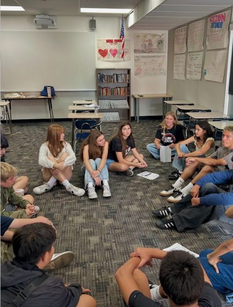 Link Crew Leaders meet with their freshman to ease the transition into highschool and all its uncertainty (Photo courtesy of Link Crew)